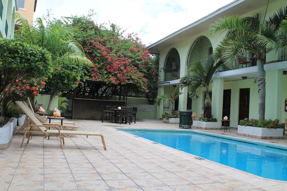 El Greco Hotel Nassau Exterior photo